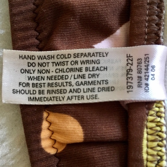 *SOLD* VS SIDE TIE BIKINI BOTTOMS SIZE LARGE - Picture 5 of 5